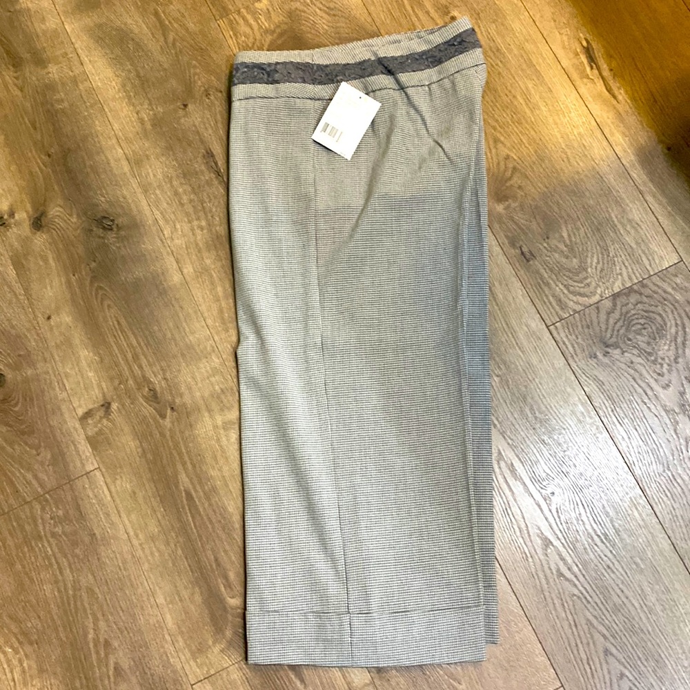 Axcess gray & white cropped pants.